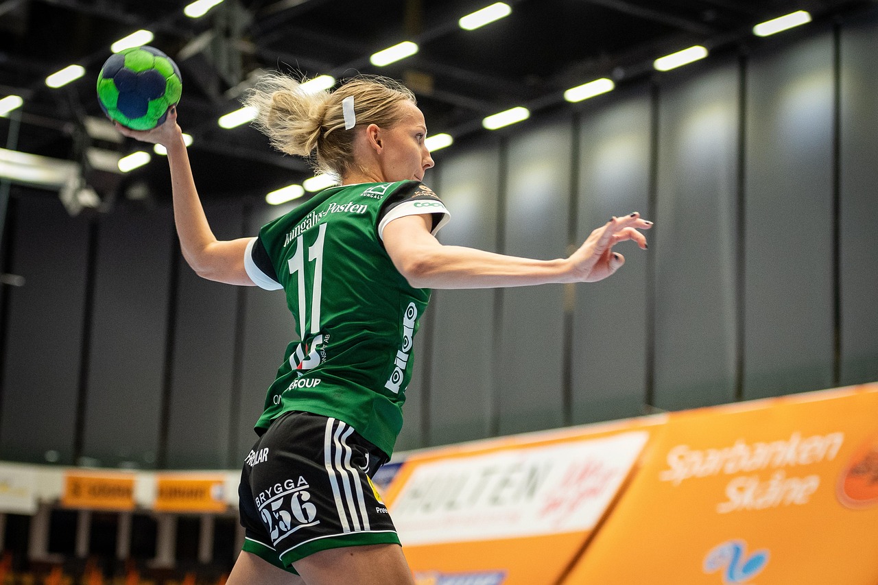 Woman, handball, women's handball — Stream Major Sports Events for Free on Crack Streams